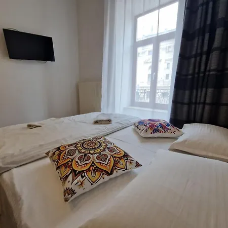 для пари з видом на оперний театр *