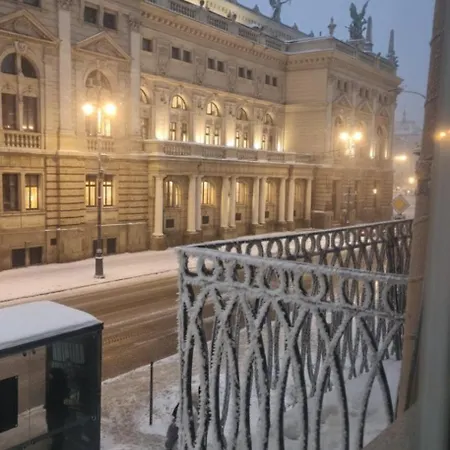 Apartment для пари з видом на оперний театр *